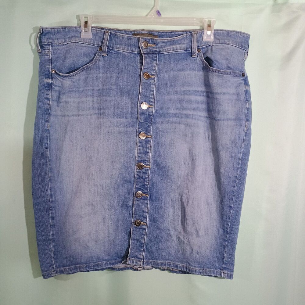 Light Wash Denim Skirt Button Front Knee Length Jean Skirt Casual
